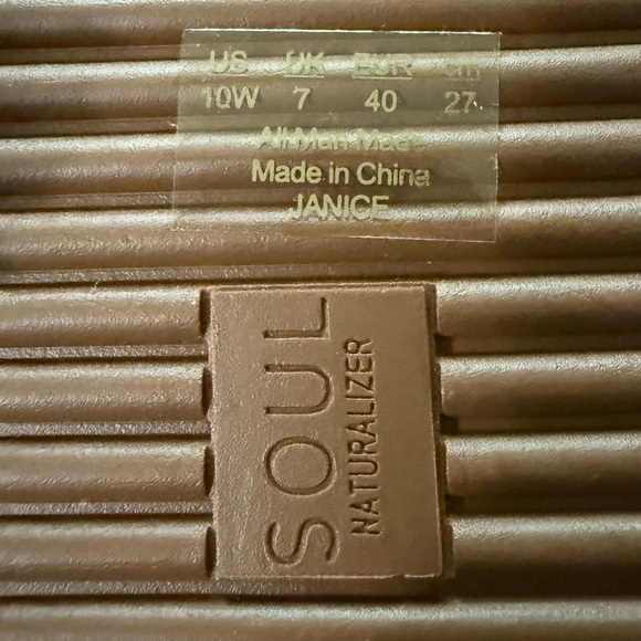 Naturalizer Brown Cutout Sandals - Picture 3 of 8